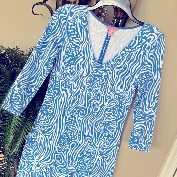 Lilly Pulitzer Blue & White Seahorse Swirl Dress V-Neck 3/4 Sleeves Tropical - Picture 5 of 14